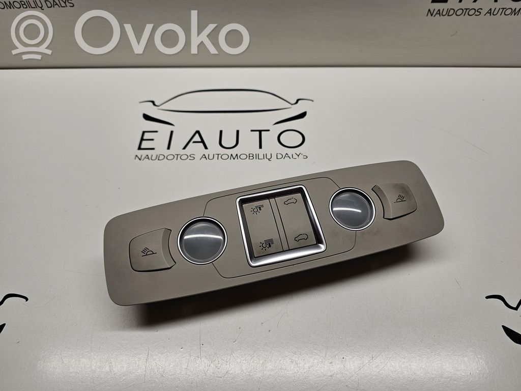 Audi Q7 4L Luz del asiento trasero 