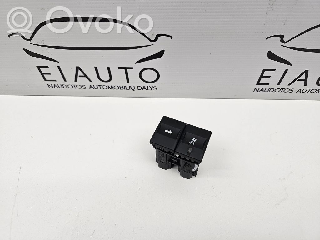 Ford Mondeo Mk III Tailgate opening switch 
