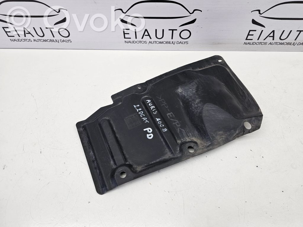 Toyota Auris 150 Engine splash shield/under tray 