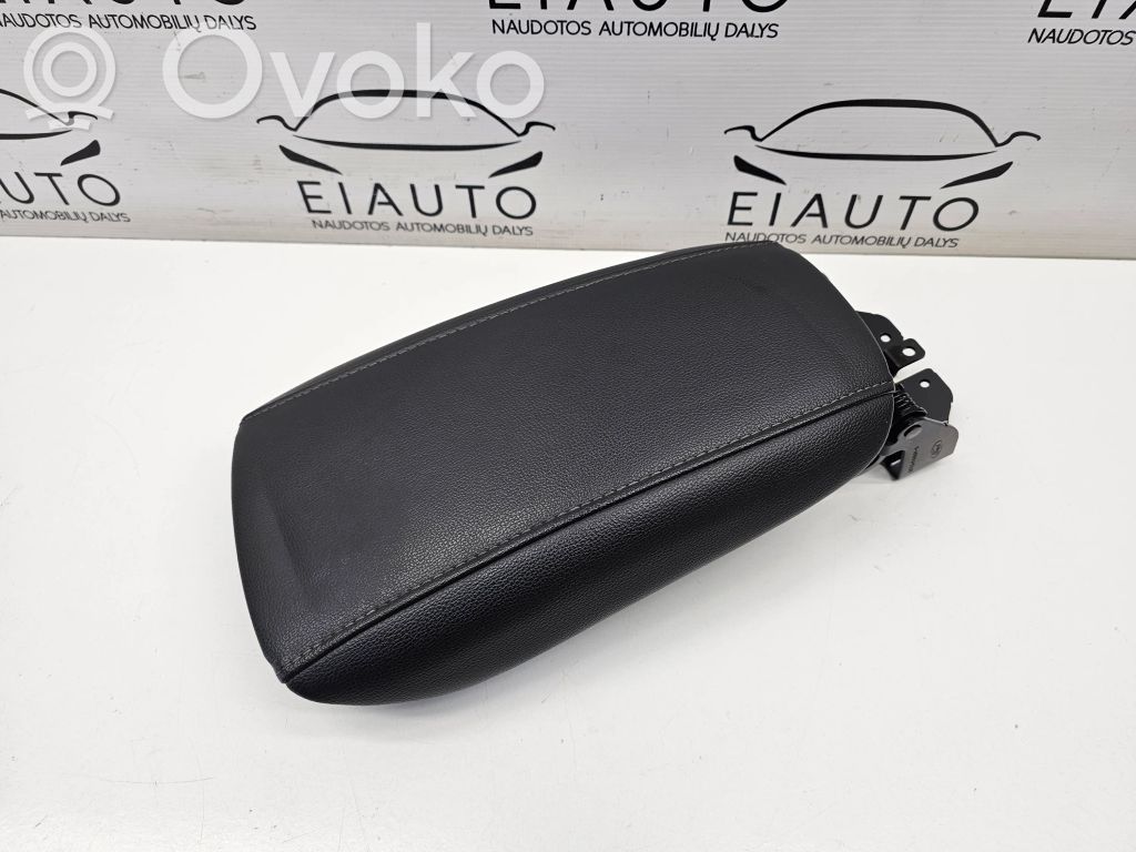 Ford Fusion II Armrest 