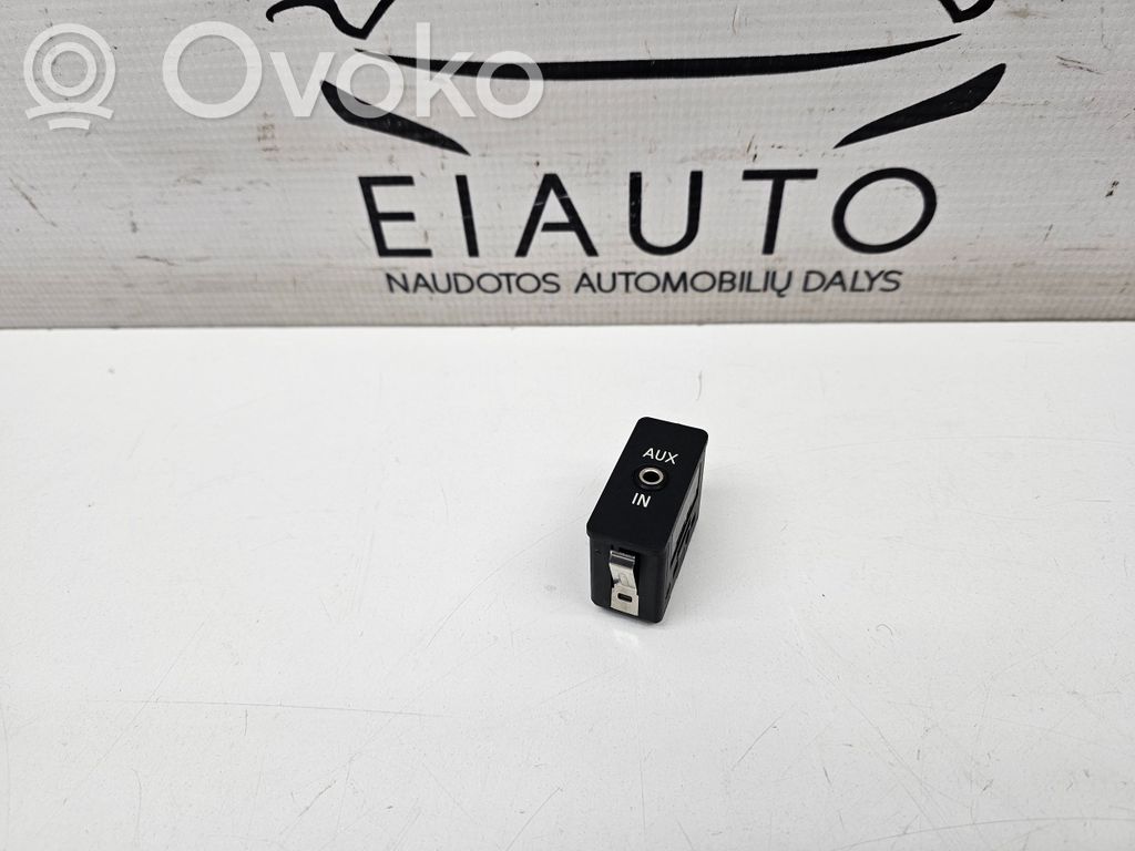 BMW 6 E63 E64 AUX jungtis 