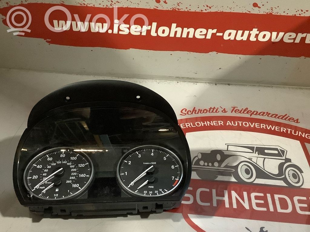 Geschwindigkeitsmesser Cockpit   350023087