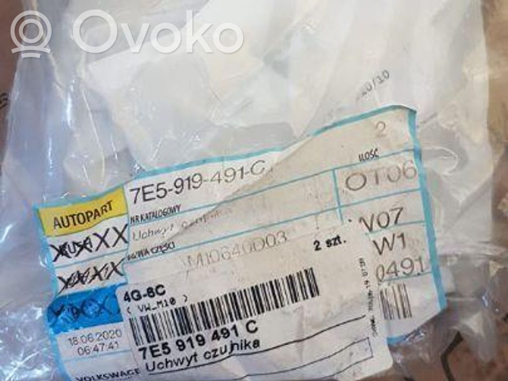Volkswagen Multivan T5 Rear parking sensor holder (PDC) 