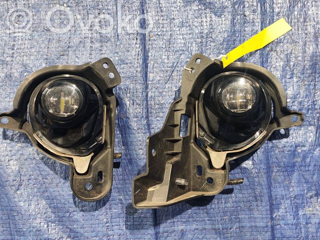 Mazda 2 Miglas lukturis priekšā 