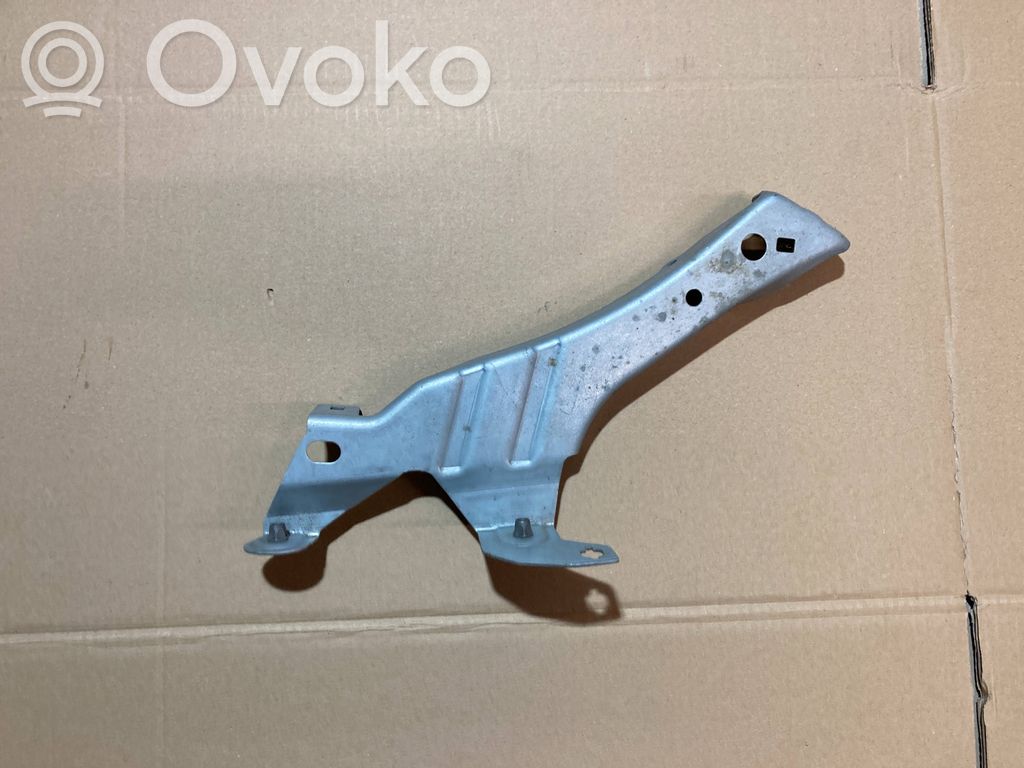Ford Focus Halterung Kotflügel 