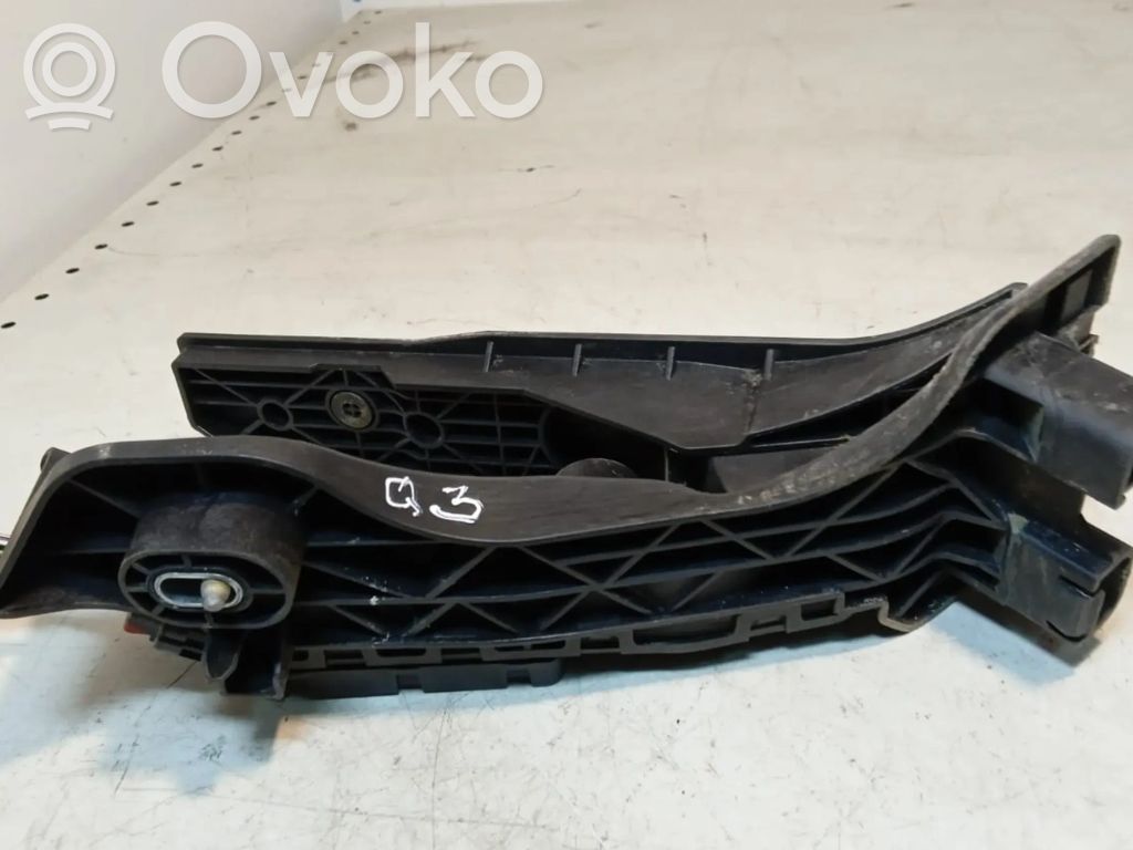 Audi Q3 8U Pedał gazu / przyspieszenia 