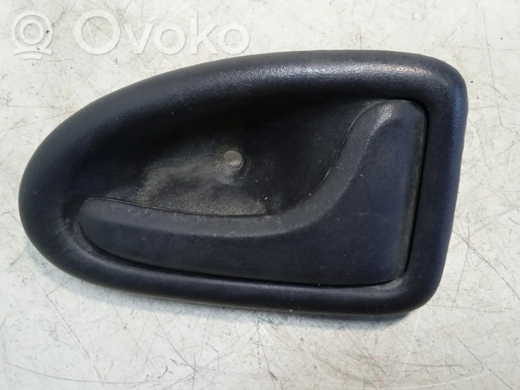 Opel Vivaro Front door interior handle 