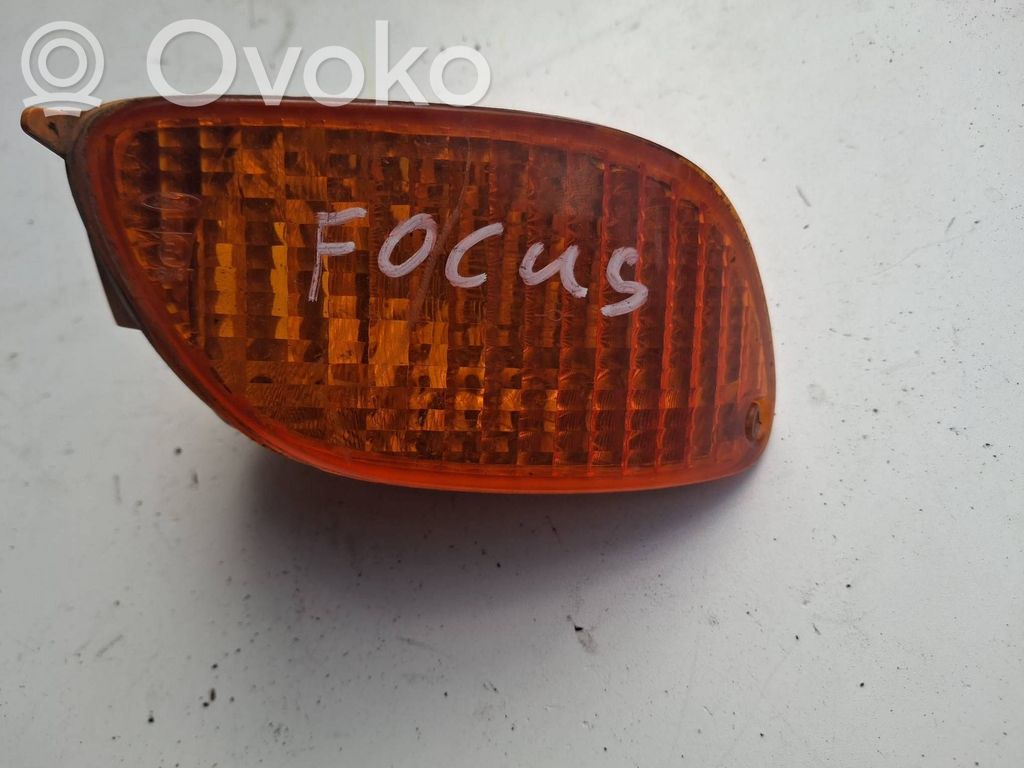 Ford Focus Front indicator light 