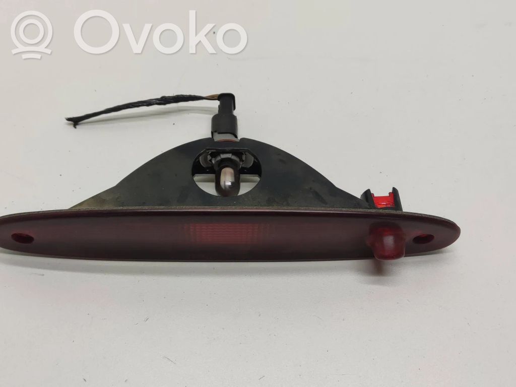 Chrysler Voyager Third/center stoplight 