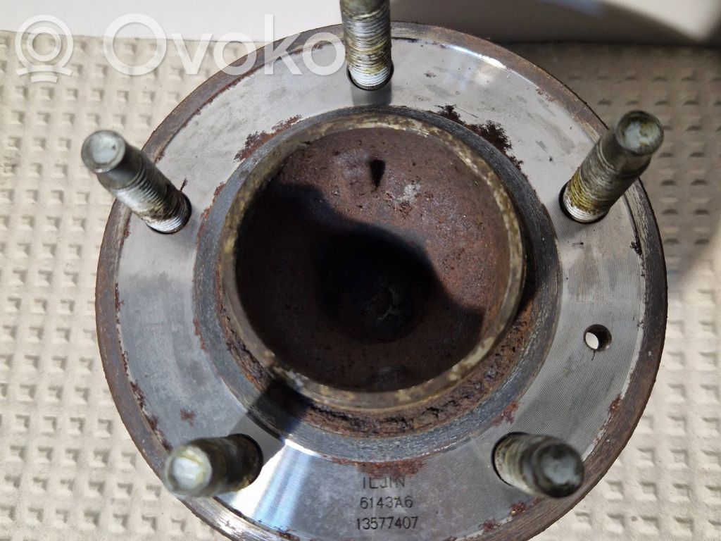 Opel Astra J Rear wheel hub 