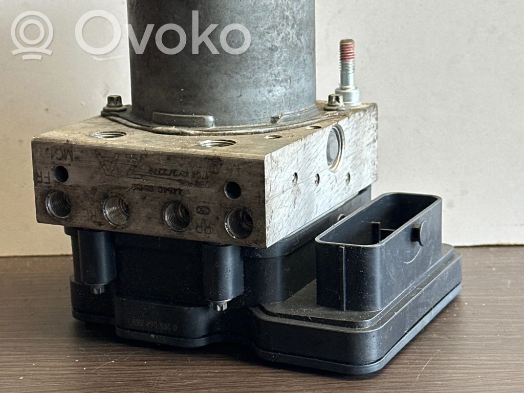 Toyota Avensis T270 ABS Pump 