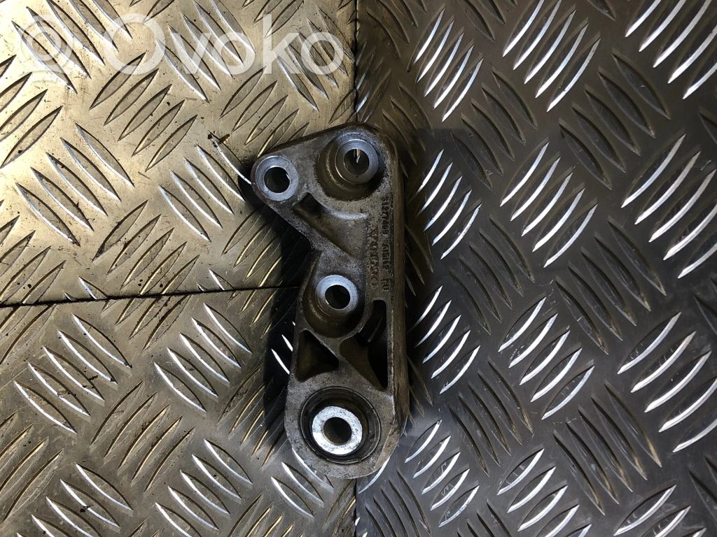 Volvo XC70 Gearbox mounting bracket 