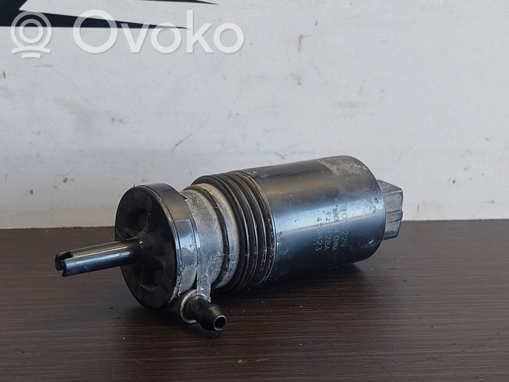Volvo XC70 Headlight washer pump 