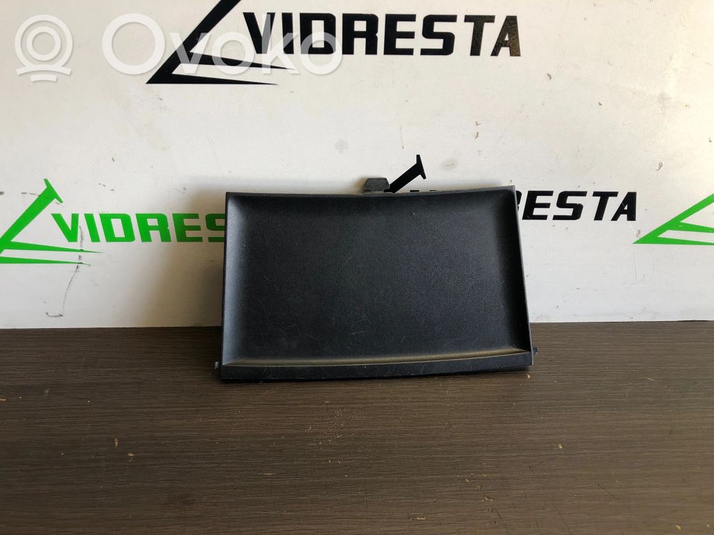 Element deski rozdzielczej / środek   L0050551,63248,70788
