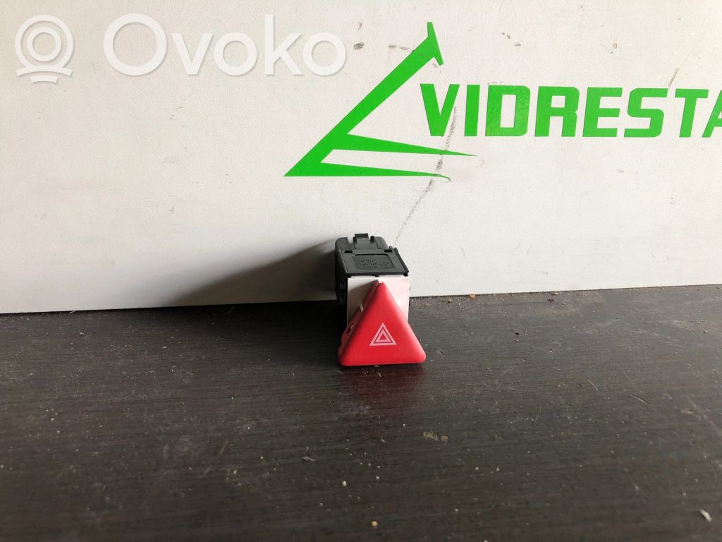 Volkswagen Scirocco Hazard light switch 