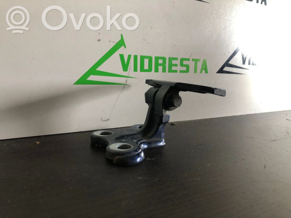 Volvo V60 Zawias górny drzwi 
