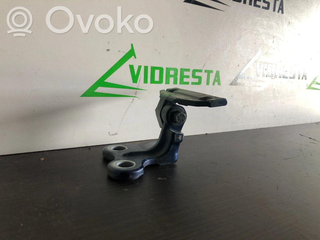 Volvo V60 Front door upper hinge 