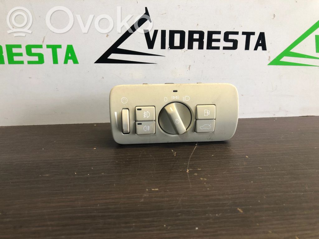Interruptor de luz   30739438,10093579,120702A