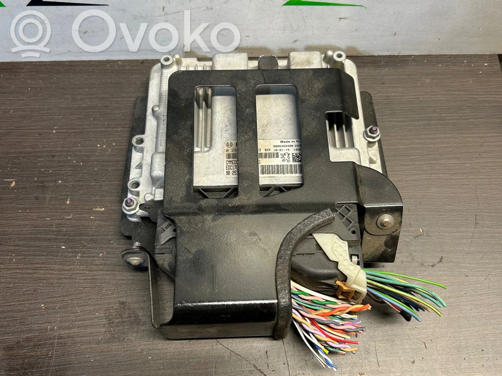 Engine control unit/module   9806460480