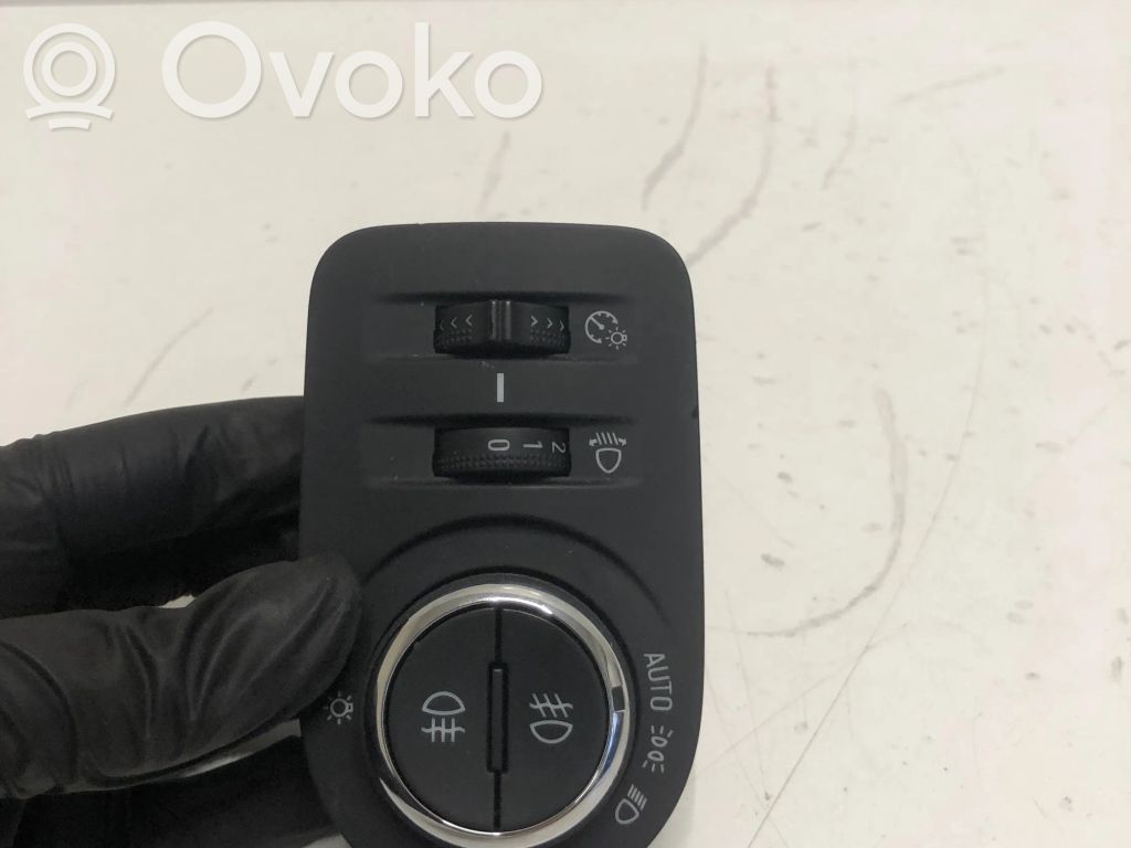Opel Crossland X Light switch 