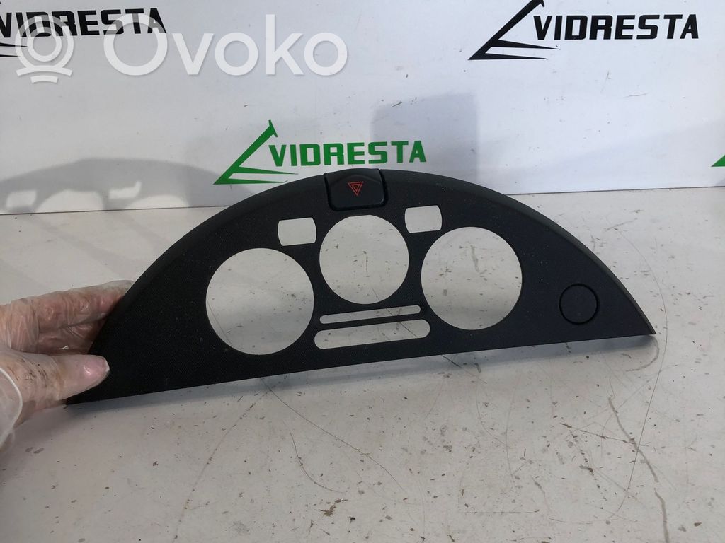 Nissan Note (E11) Panelės apdailos skydas (centrinis) 