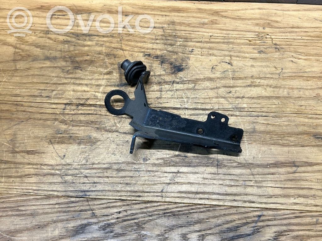 Engine mounting bracket   355120B
