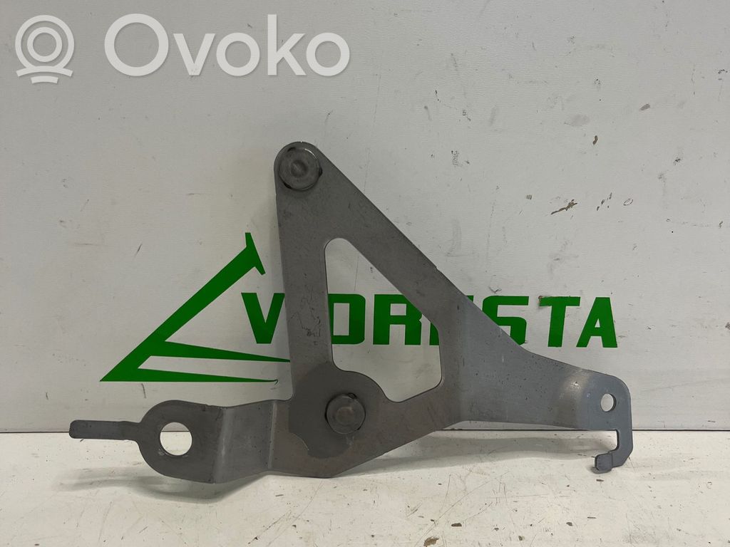 Mazda 2 Cita veida dzinēja nodalījuma detaļa 
