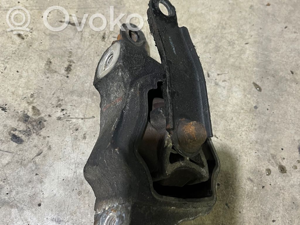 Volvo XC60 Engine mount bracket 