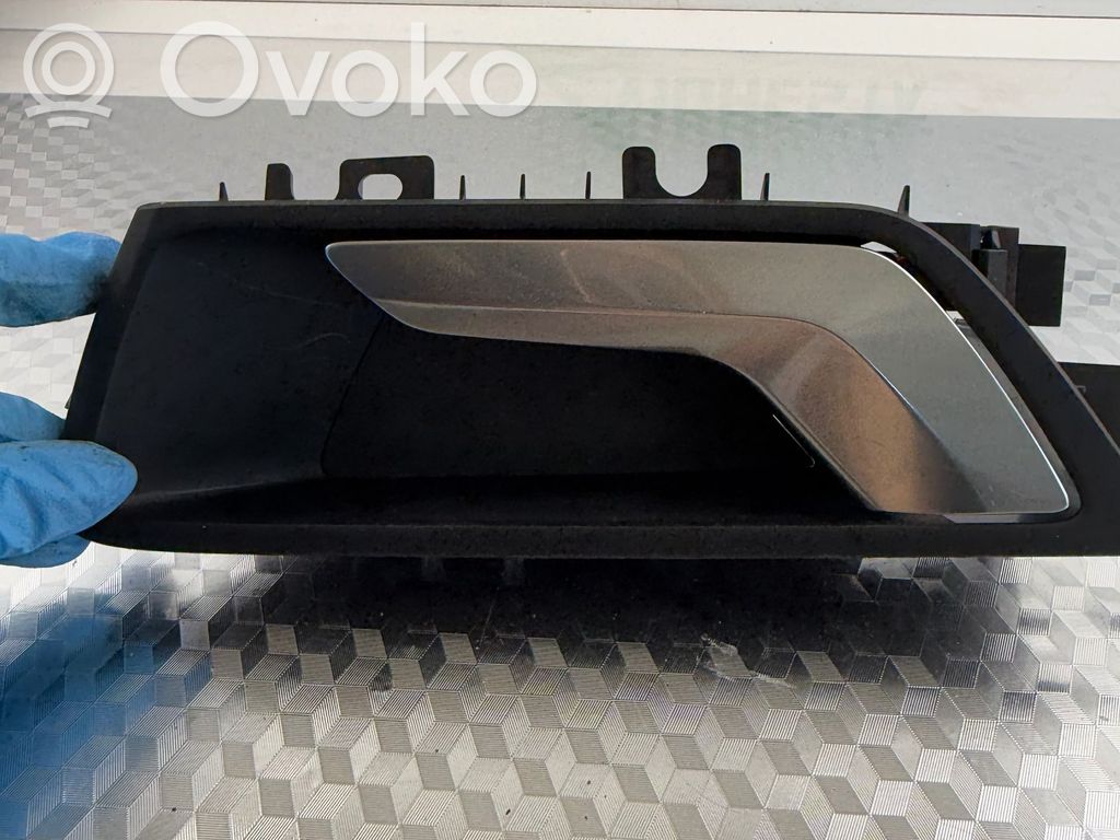 Ford Focus Front door interior handle 