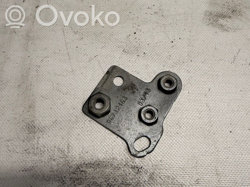 Peugeot 208 I Other engine bay part 