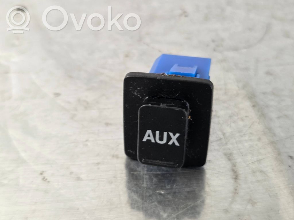 Honda CR-V Enchufe conector entrada auxiliar 
