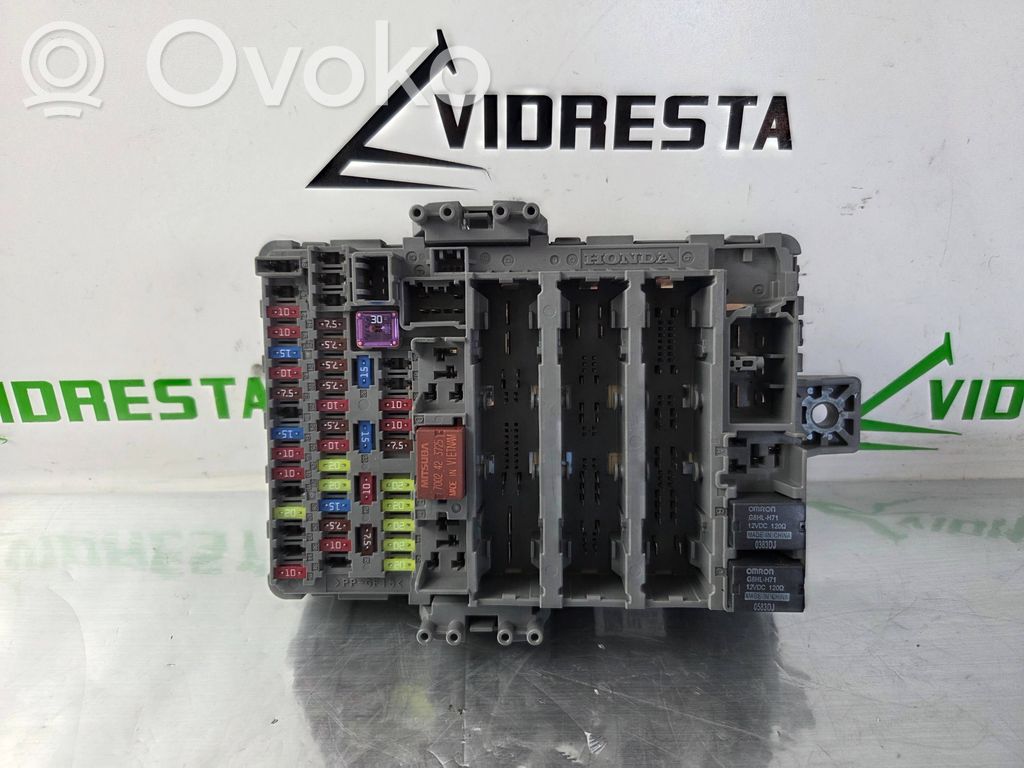 Honda CR-V Ramka / Moduł bezpieczników 