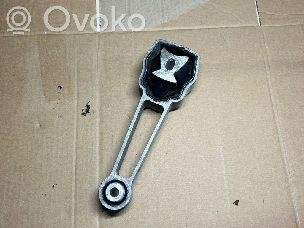 Volvo XC60 Engine mount bracket 