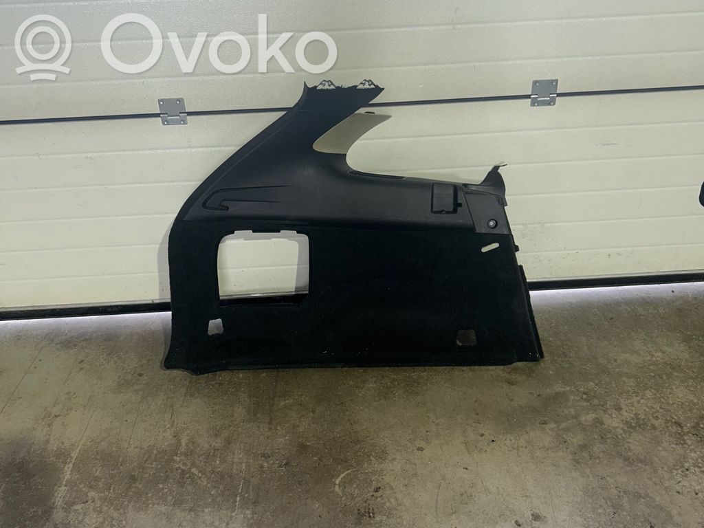 Volvo XC60 Boczek / Tapicerka / bagażnika 