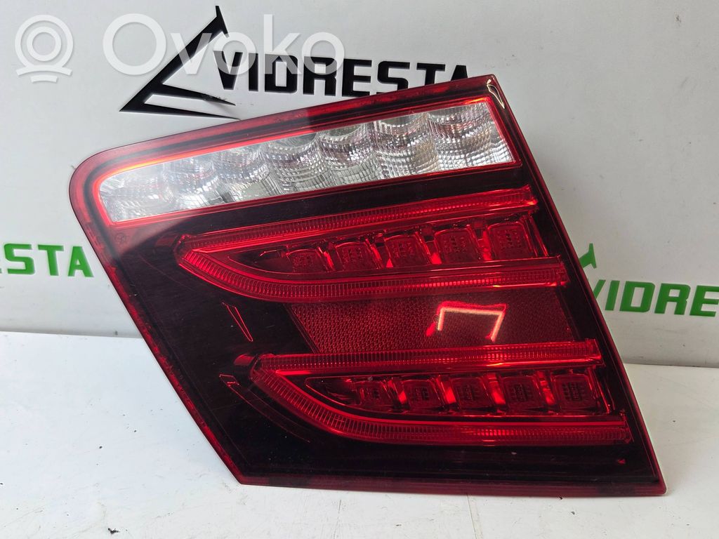 Mercedes-Benz E W212 Lampă spate în capacul portbagajului 