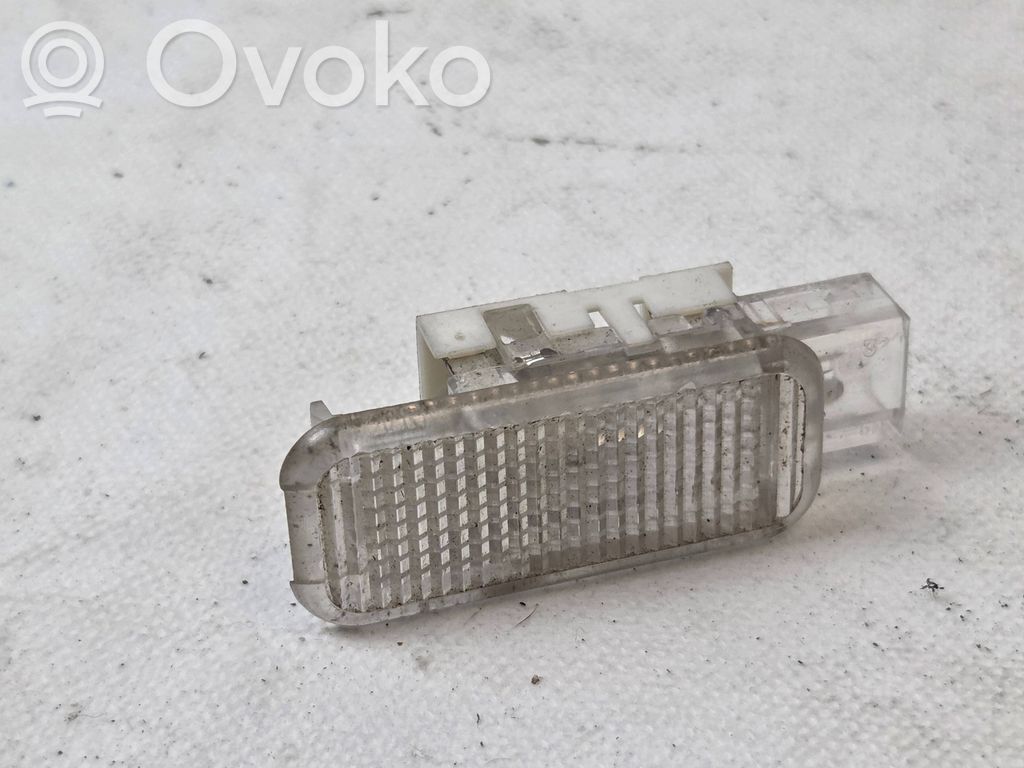 Audi Q7 4L Luz interna puerta delantera 
