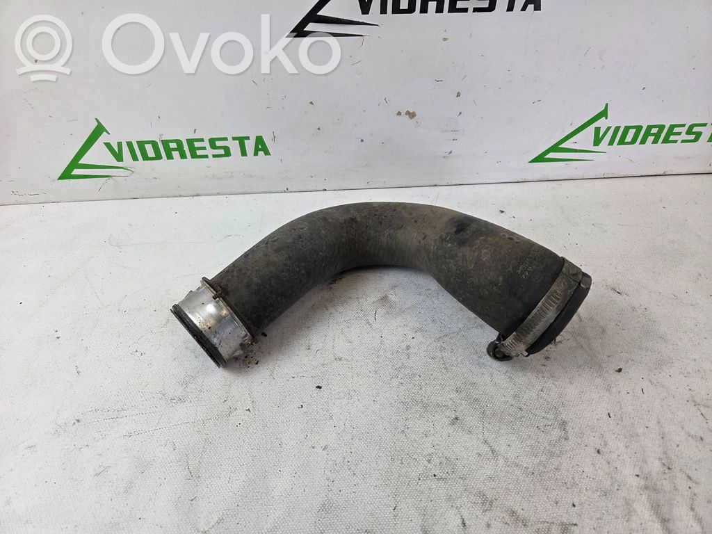 Audi Q7 4L Välijäähdyttimen letku 