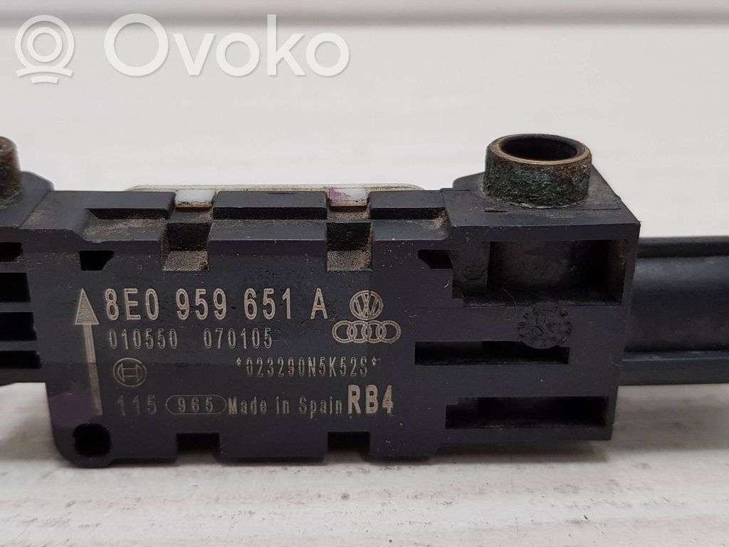 Audi A4 S4 B7 8E 8H Airbag deployment crash/impact sensor 