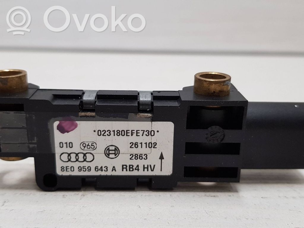 Audi A4 S4 B6 8E 8H Czujnik uderzenia Airbag 