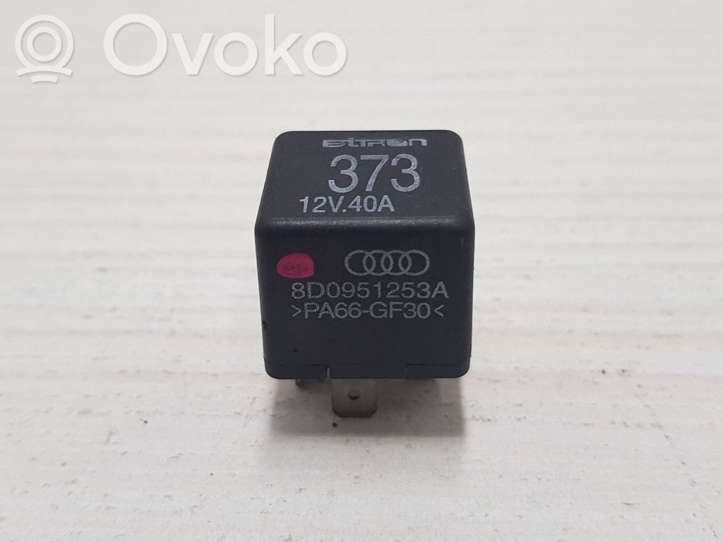 Audi A4 S4 B6 8E 8H Inne przekaźniki 