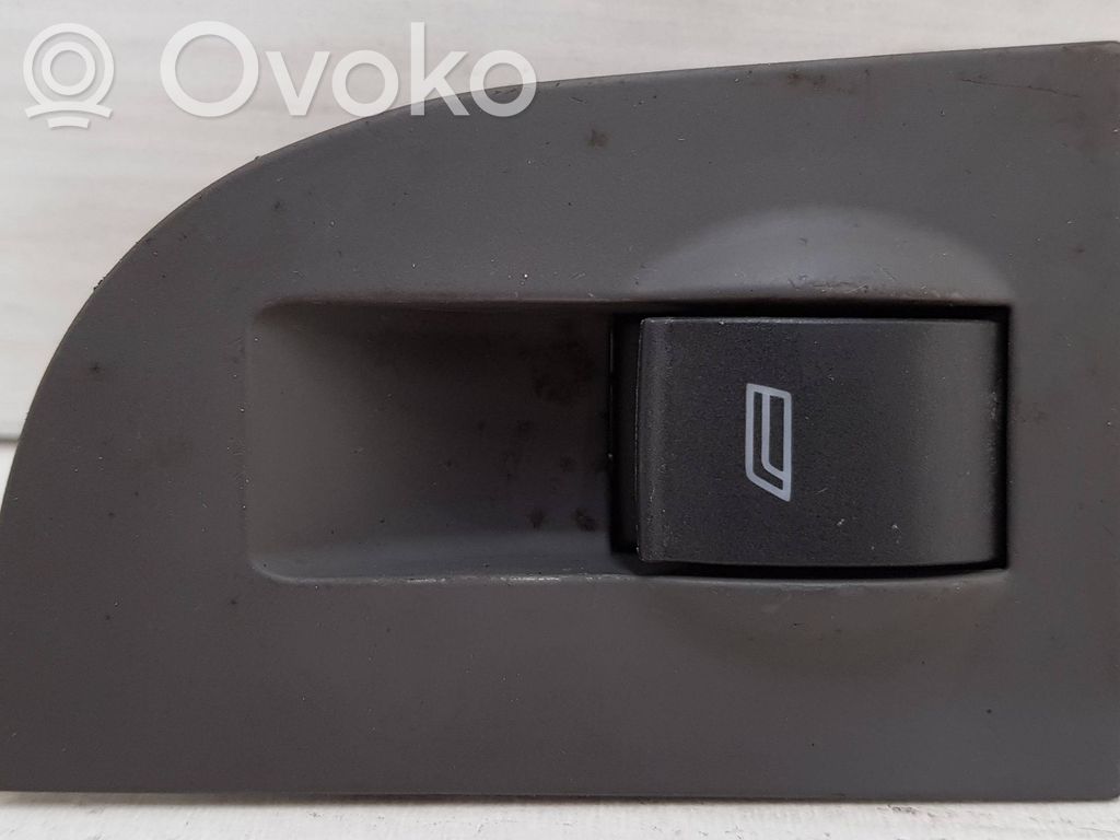 Audi A6 S6 C5 4B Electric window control switch 