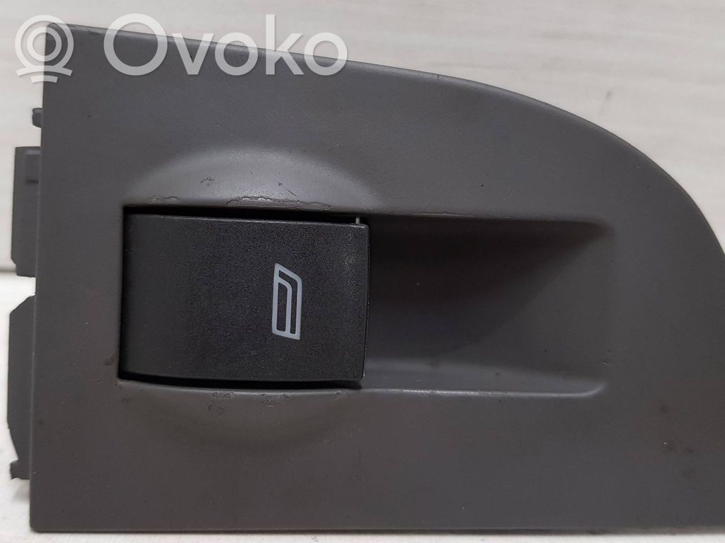 Audi A6 S6 C5 4B Electric window control switch 