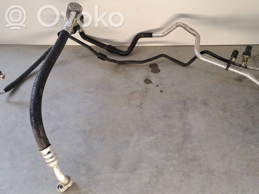 Audi TT Mk1 Moottorin vesijäähdytyksen putki/letku 