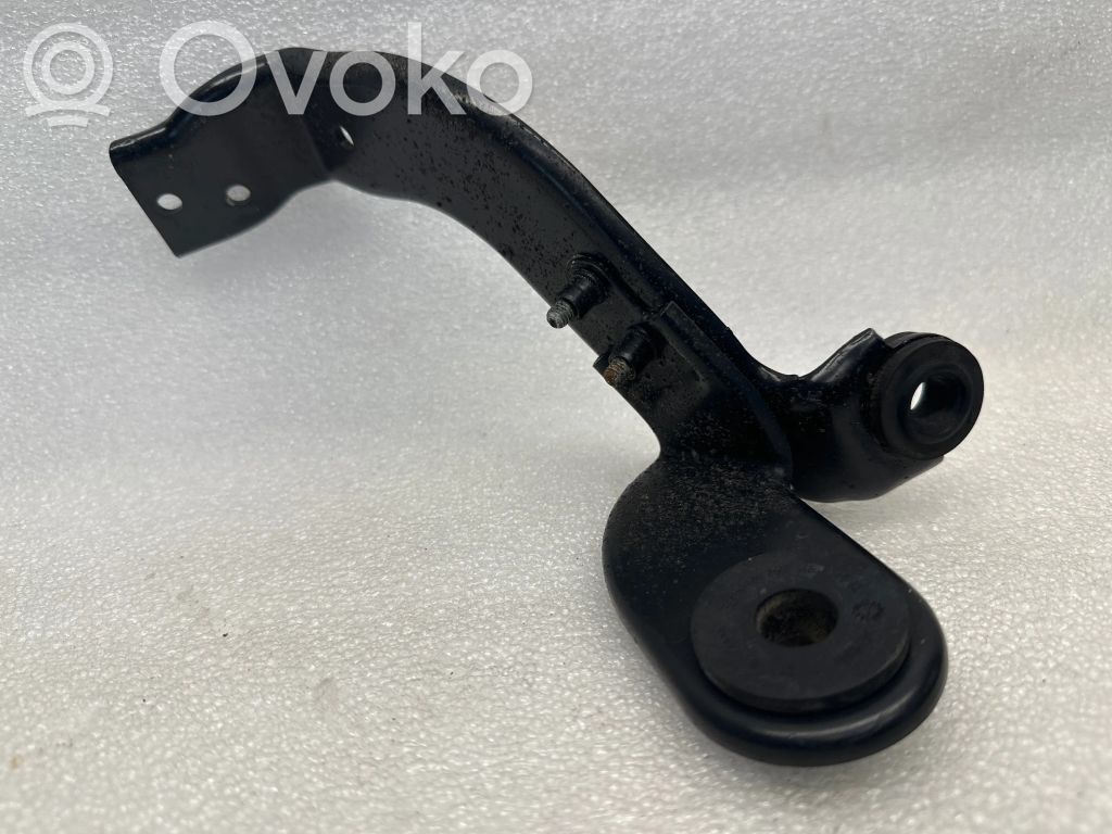 Audi A8 S8 D3 4E Intercooler pipe mounting bracket 