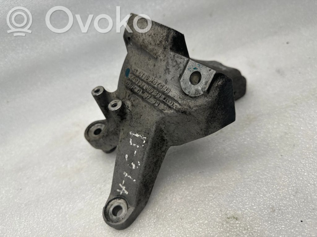 Audi A8 S8 D3 4E Engine mounting bracket 
