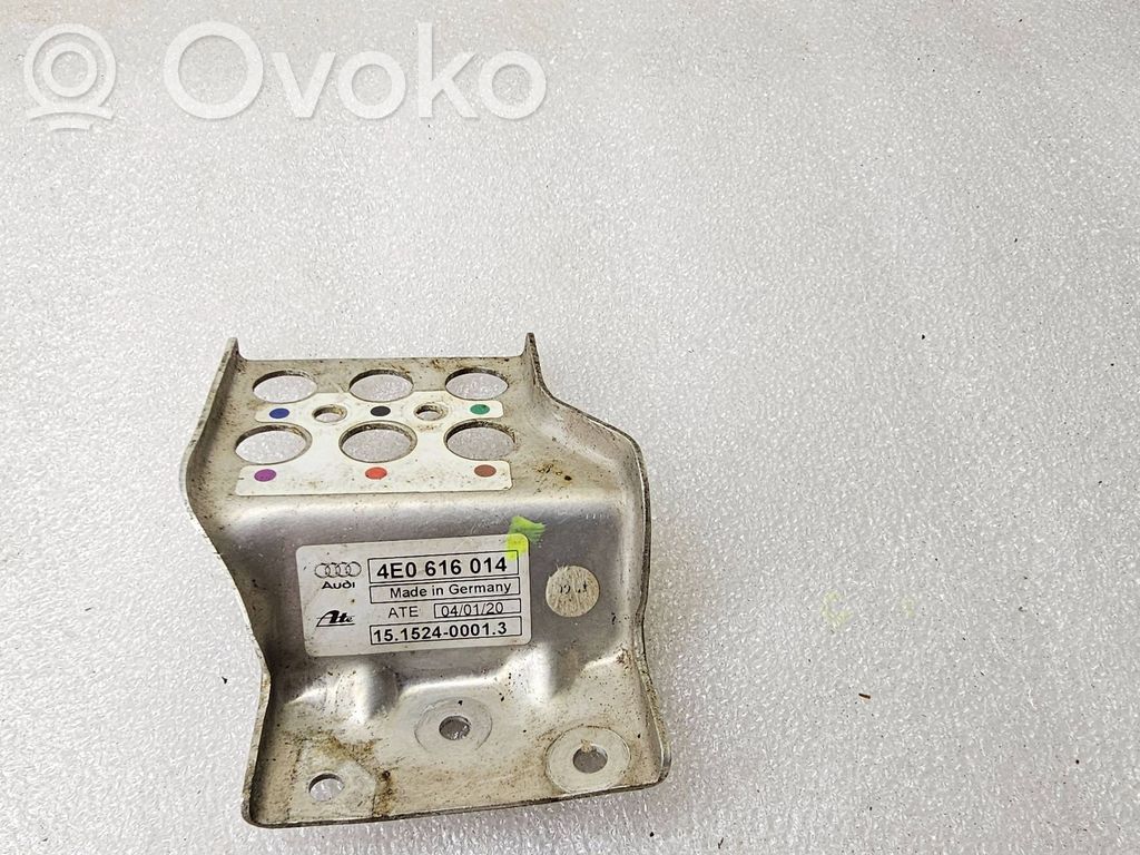 Audi A8 S8 D3 4E Air suspension valve block 