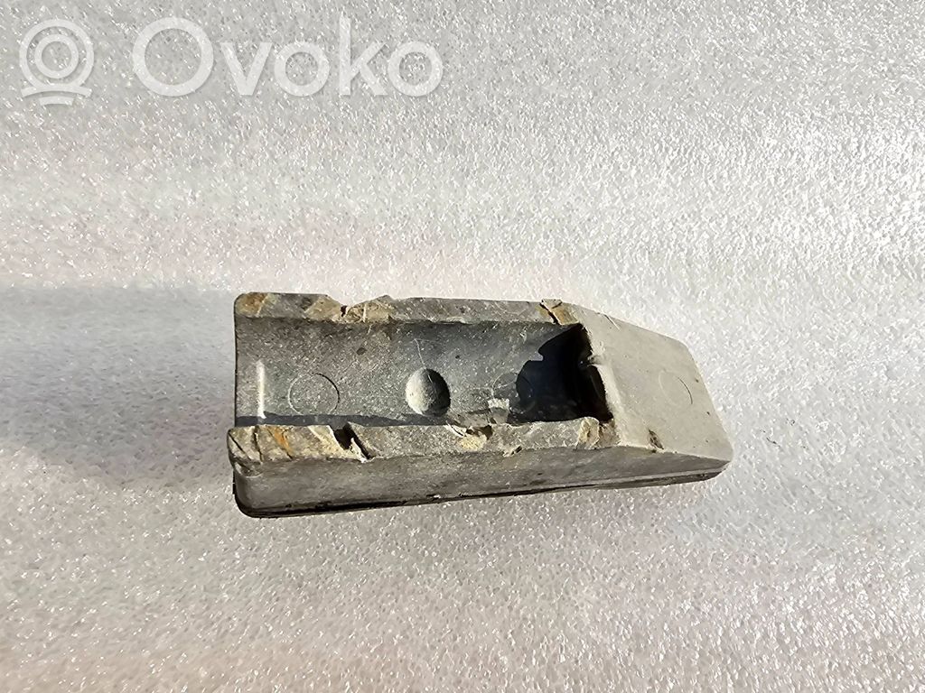 Audi A6 S6 C6 4F Steckdose 