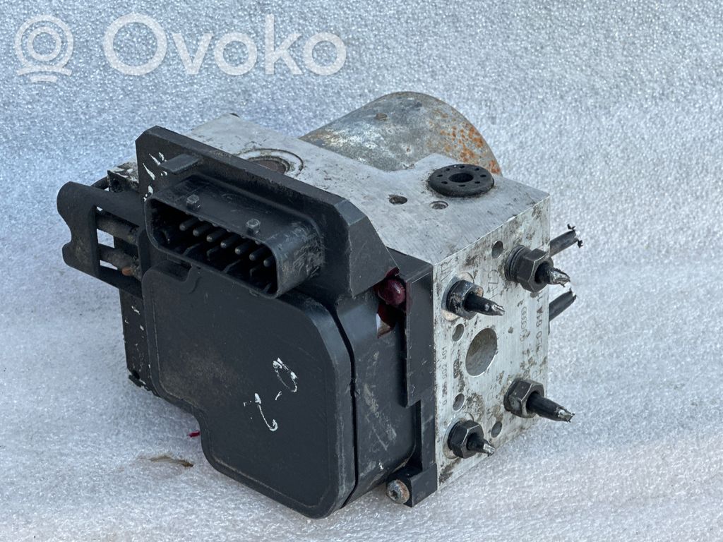 Audi A8 S8 D2 4D ABS bloks 