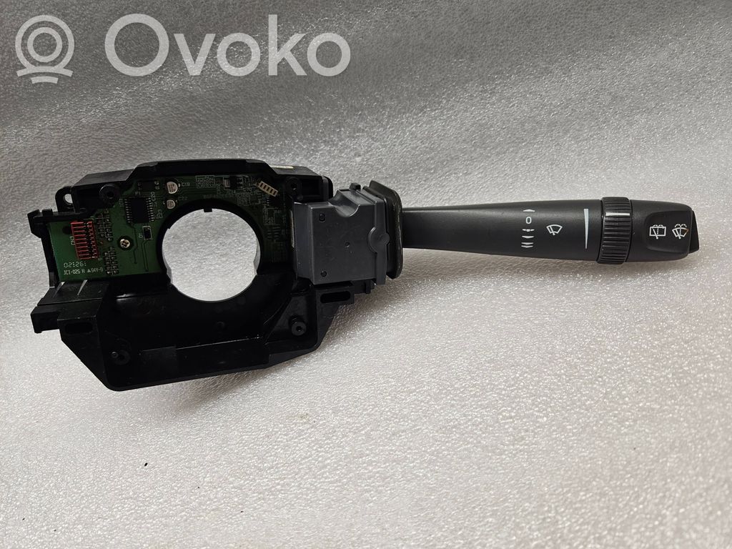 Volvo XC70 Wiper turn signal indicator stalk/switch 