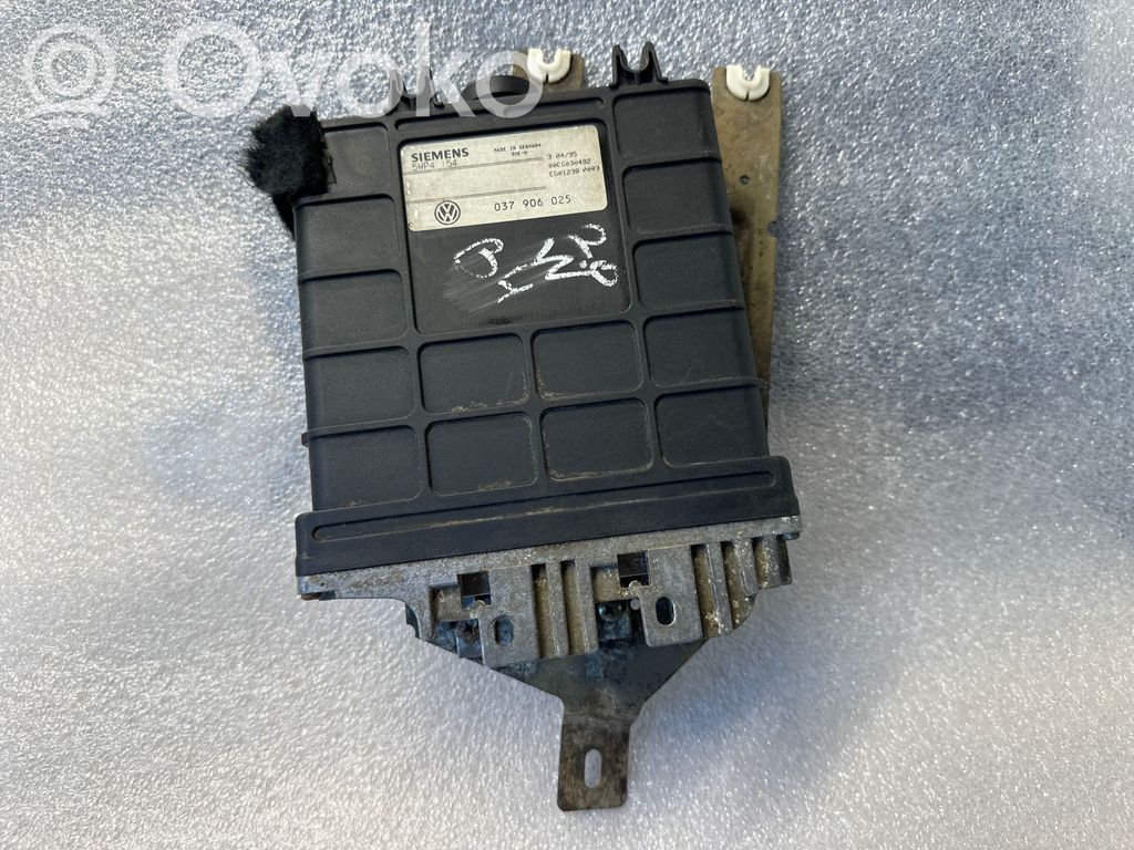 Volkswagen Sharan Engine control unit/module 